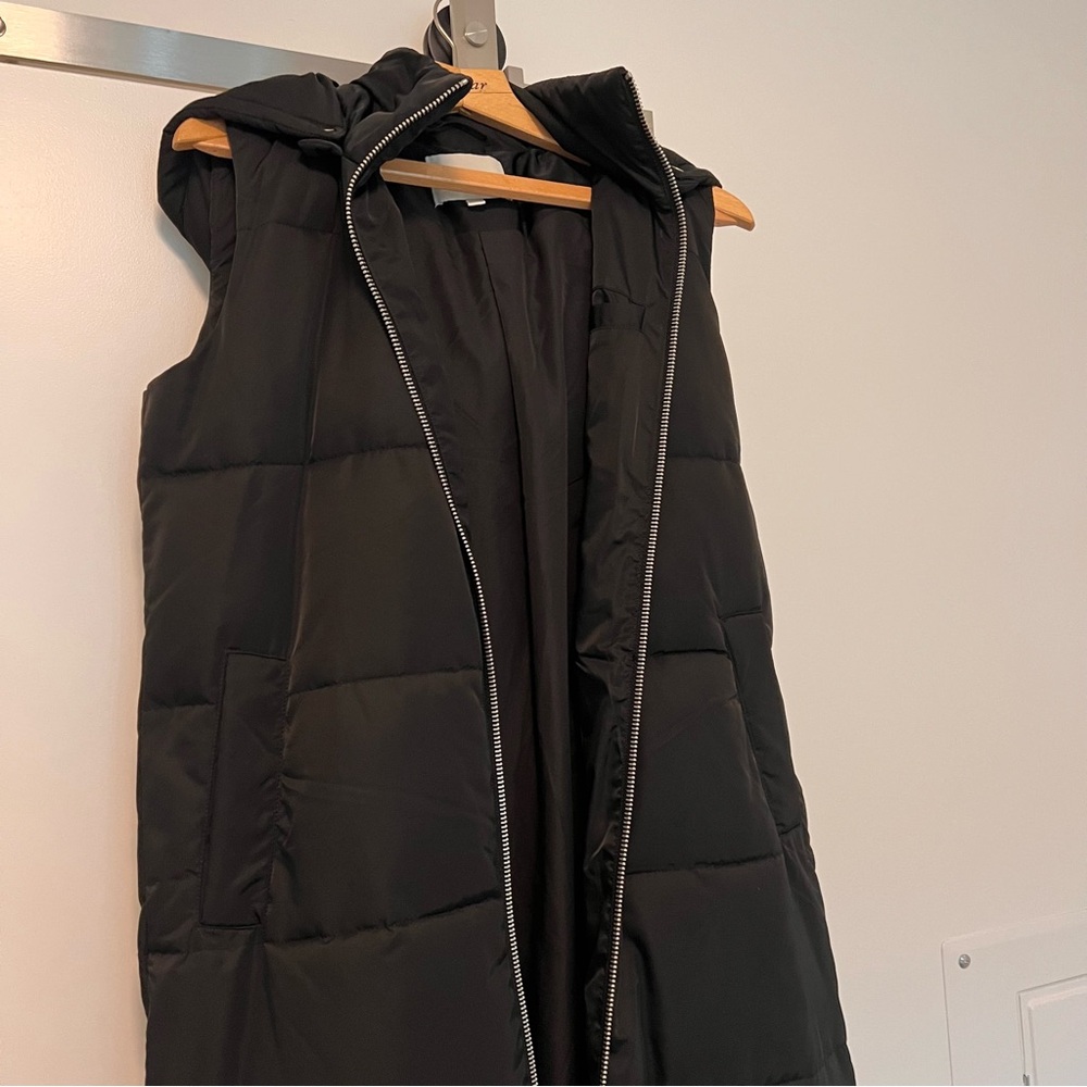 Matt & Nat Black Hooded Puffer Vest - Picture 2 of 5